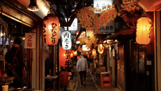 Tokyo: Tur Jalan Kaki Berpemandu Bar Lokal dan Izakaya Shinjuku