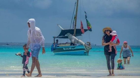 ZANZIBARI: STONE TOWN, TOUR DELLE FATTORIE DI SPEZIE E PRISONAL ISLAND.