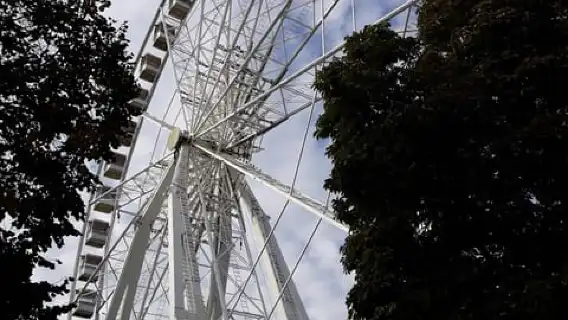Budapest: Downtown Walking Tour with Folk Music Performance