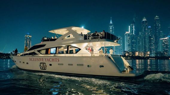 Dubai Marina Yacht Tour: Ain Wheel, JBR & Harbour in 1 Hour