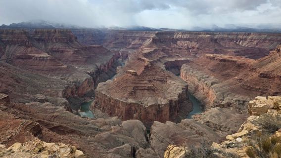 Grand Canyon Est : excursion hors route avec pique-nique au bord