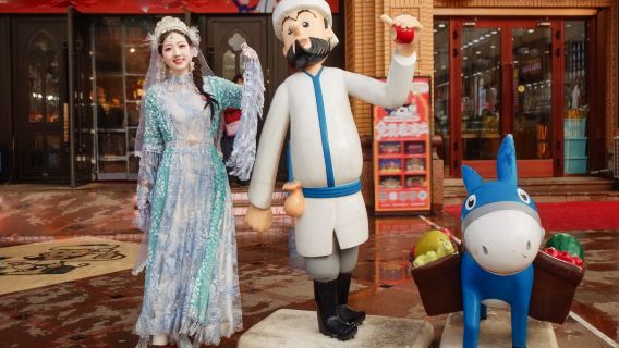 guida in tutto lo Xinjiang, Cina, guide locali e guida , trasferimento per aeroporto pick-up dall'aeroporto aeroportuale visita guidata , fotografi per noleggio con conducente esclusivo , accompagnamento aziendale, consulenze mediche, guide turistiche e interpreti di viaggio personalizzati.