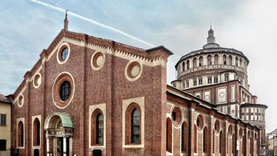 義大利比薩斜塔+比薩主教座堂+奇跡廣場+藍宮一日遊。