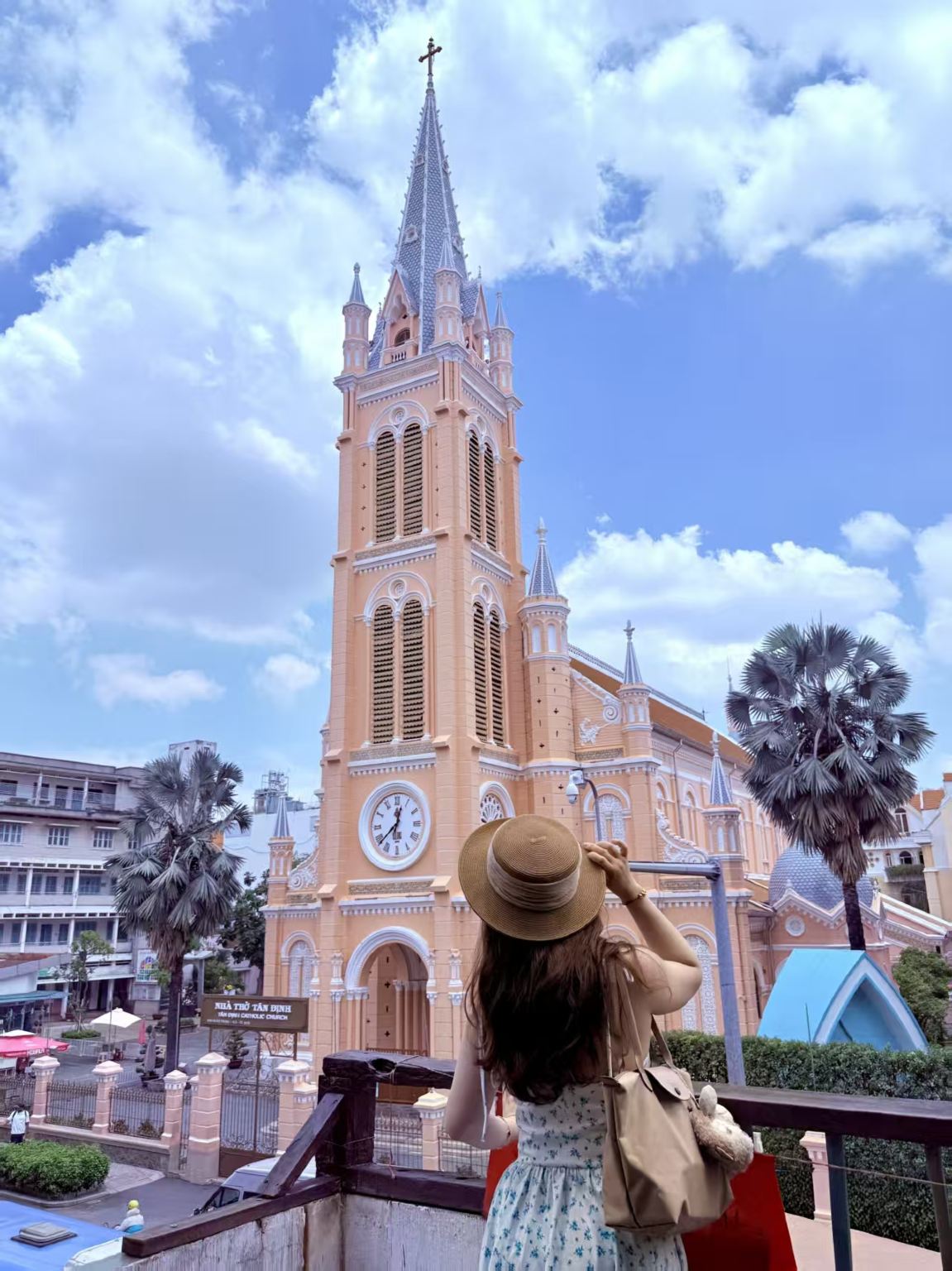 Thuê xe riêng tại TP. Hồ Chí Minh: có thể chọn tour 1 ngày hoặc nửa ngày + điểm tham quan tùy chọn + đón tận nơi