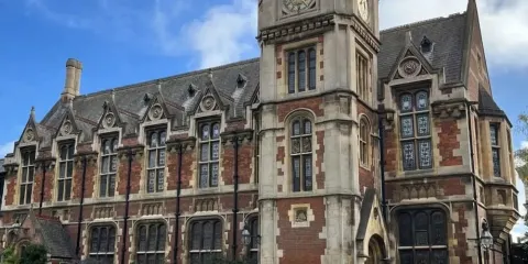 劍橋大學漫步導覽【2/3小時可選】—跟著學神腳印穿越百年學府