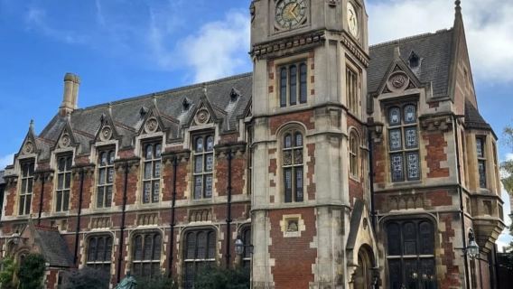 劍橋大學漫步導覽【2/3小時可選】—跟著學神腳印穿越百年學府