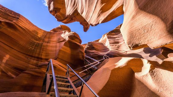 美國拉斯維加斯+羚羊谷+馬蹄灣+鮑威爾湖【中文包車12小時】