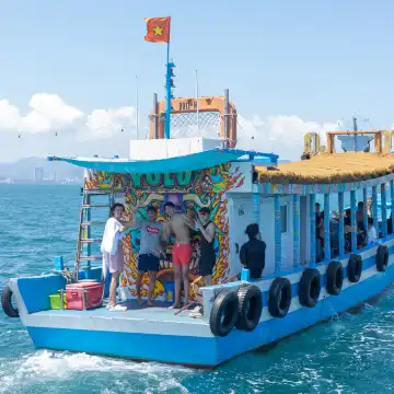 ニャチャン水上バーボートパーティーアイランドホッピングツアー