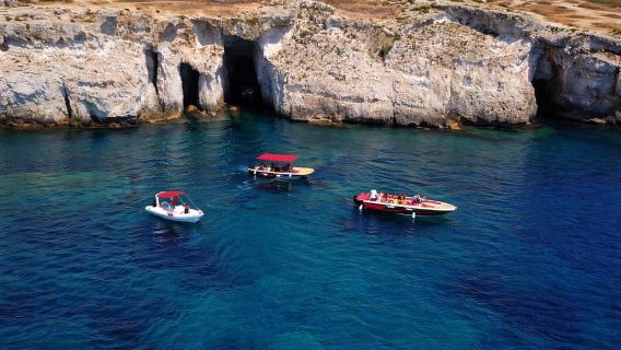 Syracuse: Ortigia & Sea Caves Boat Tour, Swim and snorkeling
