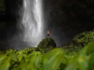 1 Day - Tumpak Sewu, Kabut Pelangi waterfalls, Goa Tetes cave // 06:00 - 18:00