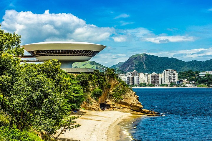 THE CRUISE COLLECTION AT NITEROI CONTEMPORARY ART MUSEUM DESIGNED