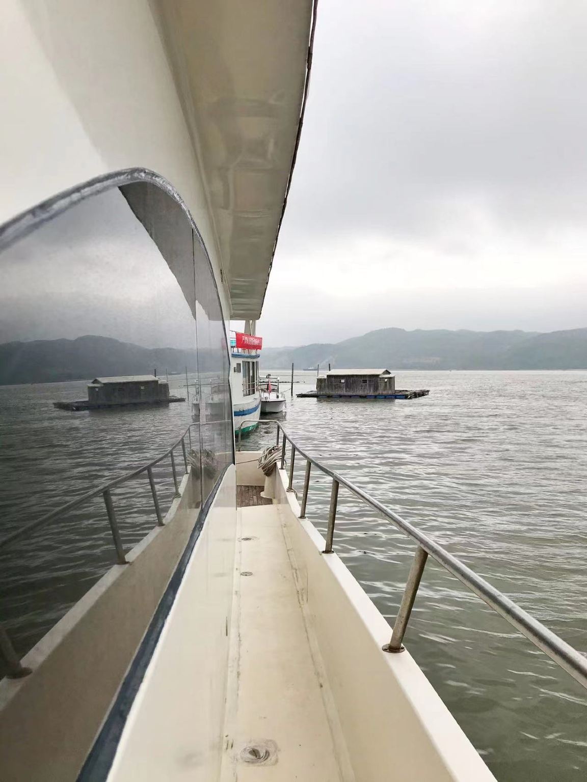 廣東汕尾84呎豪華遊艇/58座豪華遊輪包船出海【客製團建◆家庭聚會首選◆荷載25人/58人】