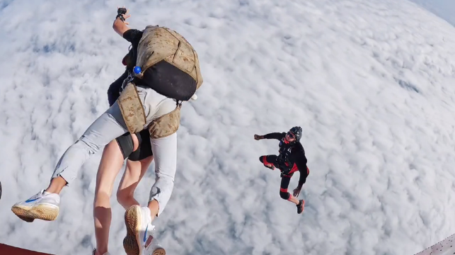 廣東廣州增城三江飛行基地跳傘 廣州市區高空雙人跳傘【3000米自由落體+專業高清視頻跟拍+送視頻剪輯】