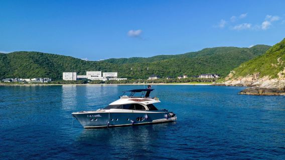 海南海口公共碼頭65尺高奢進口遊艇包船出海【高端商務接待 | 私家遊艇派對·生日·求婚·DJ轟趴·畢業季團建】