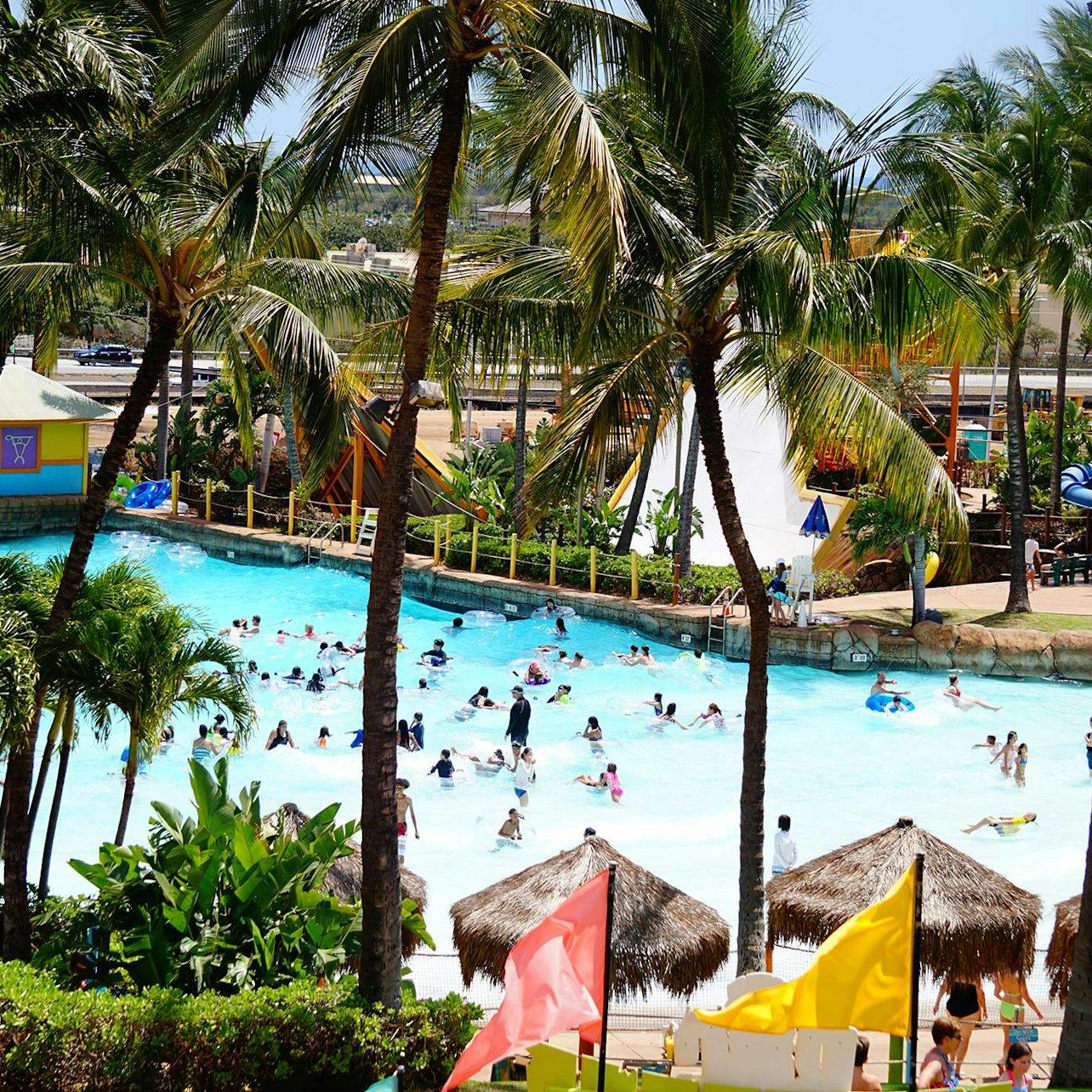 Coral Crater Park & Wet 'n' Wild Hawaii: Zipline & Bad + Transport ab Waikiki