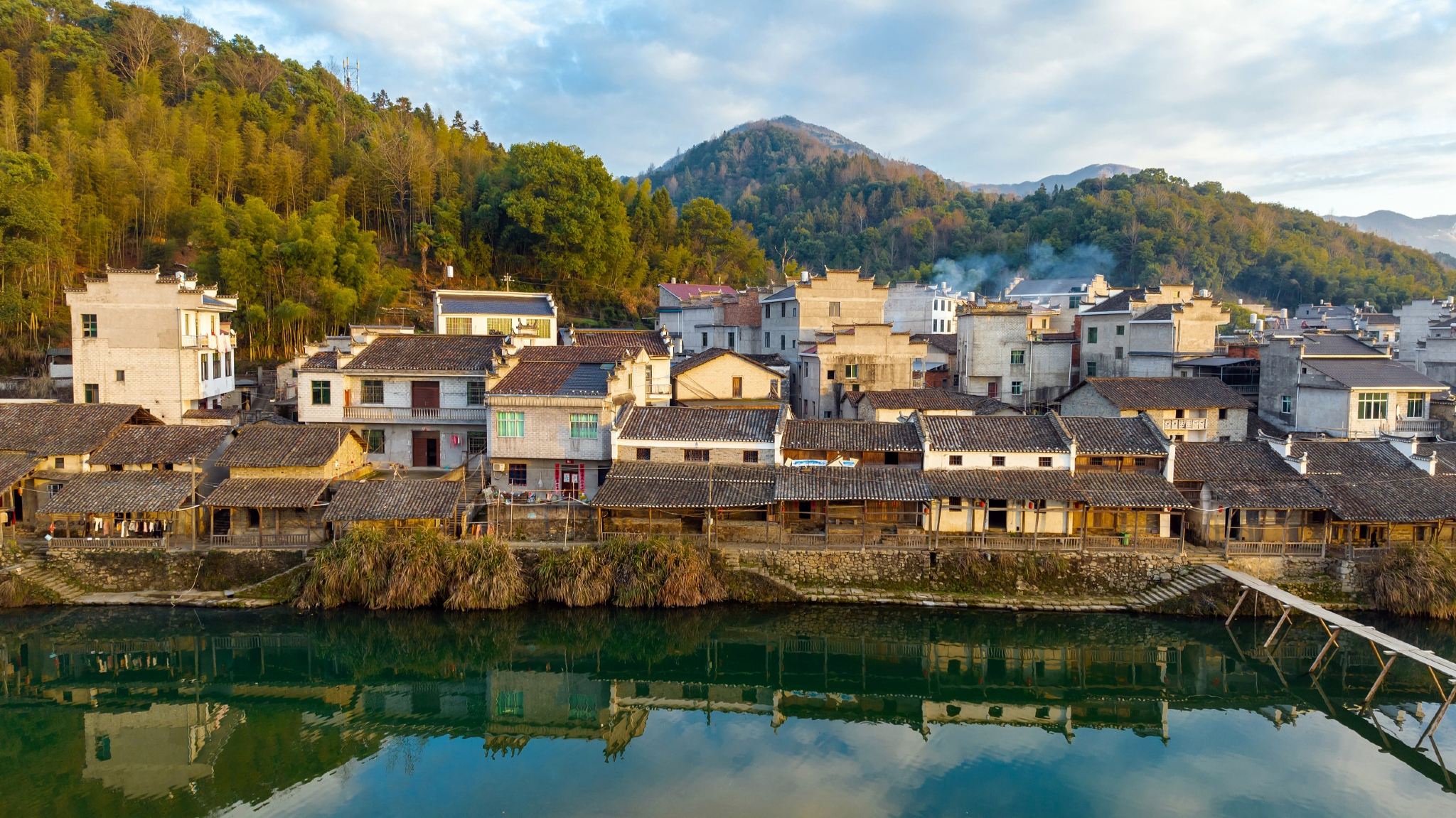 景徳鎮瑤里古鎮+瓷宮+寒渓村+東埠【国旅純粋ツアー、女性ドライバーオプション】