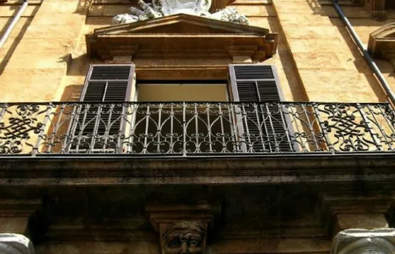 麗宮：入場門票小童