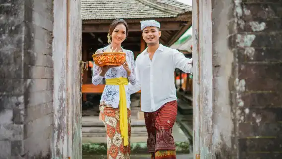峇里島傳統服飾租借|多語言導覽