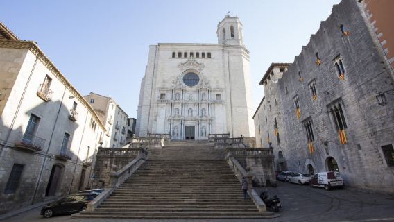 GironaTravel Services