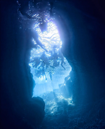 【恩納出發·含裝備】·日本沖繩青之洞窟·浮潛\深潛體驗