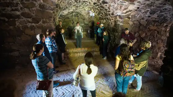 Suomenlinna: English Guided Tour