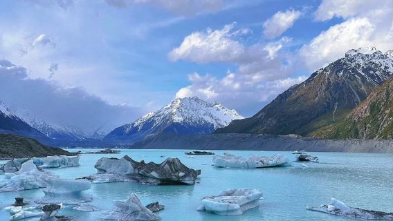 Tekapo to Queenstown: Lake Tekapo + Lake Pukaki + Aoraki / Mount Cook [English-speaking tour]