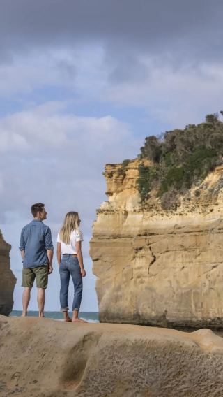 Australia Great Ocean Road Twelve Apostles Reverse Tour [Round-Trip from City with Lunch Included]