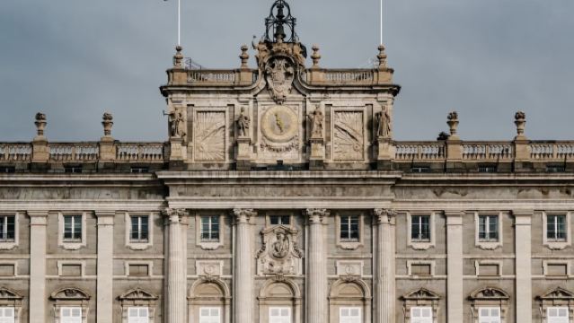 lawatan sehari ke Istana Diraja Madrid + Muzium Prado + Taman Retiro di Sepanyol