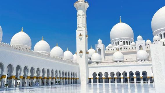 1-day tour from Dubai: Grand Mosque + Heritage Village + Skyscraper + Emirates Palace + Date Market