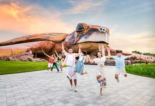 Phu Quoc Island North Private Charter 1-Day Tour: Vinpearl Land + Zoo + Teddy Bear Museum [Door-to-Door Pickup]