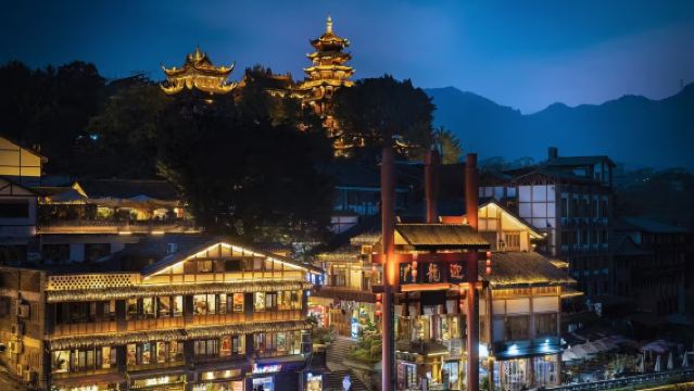 羅漢寺+観音橋+「重慶1949」公演ワンデーツアー(アクセス方法選択可)