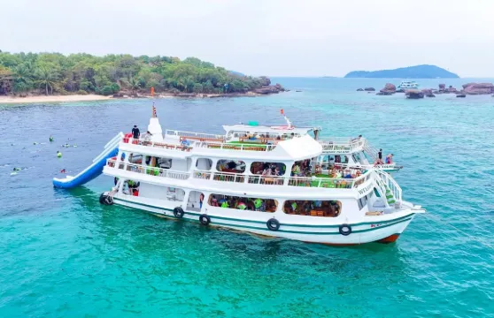富國島大船三島一日遊 出海浮潛+滑梯+午餐+沙灘+酒店接送