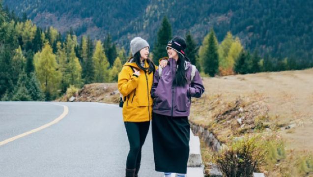 1-day tour from Chengdu to Shuangqiao Valley in Siguniang Mountain with early departure to avoid crowds, in-depth experience and official vehicles