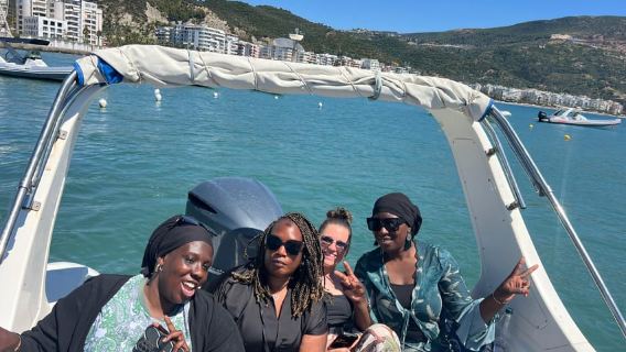 發羅拉出發：薩贊島與哈吉阿里洞穴快艇之旅