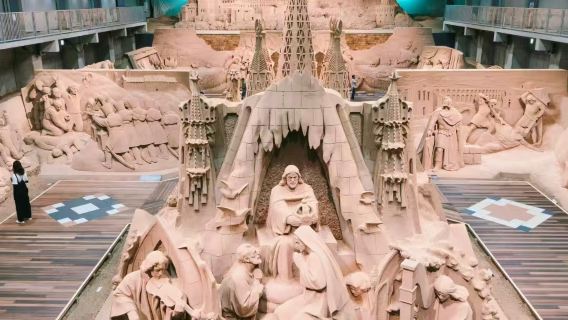 Japan Osaka + Tottori Sand Dunes + The Sand Museum + Uradome Coast private charter 1-day tour