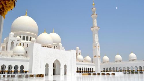 From Dubai Shared Tour: Warner Bros World with Grand Mosque Tour Day Tours 7