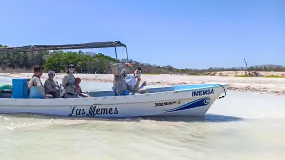 Río Lagartos & Las Coloradas: Guided Tour, Lunch with Drinks + Transfer