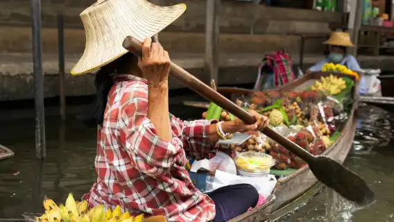 探索曼谷熱門兩市場：曼谷丹嫩沙多水上集市+美功鐵道市場一日遊