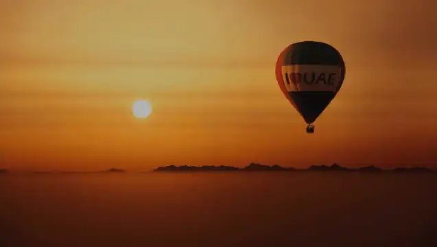 【杜拜熱氣球看日出】 沙漠空中觀光之旅（官方直籤+經濟/豪華可選+飯店接送+早餐+獵鷹+騎駱駝+飛行證書）