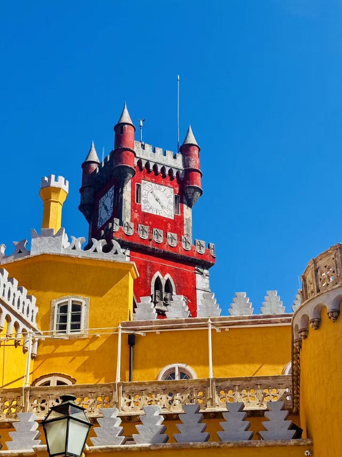 葡萄牙佩納宮+雷加萊拉莊園+辛特拉+羅卡角中文一日遊2人成團