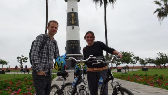 Lima: Tour en bicicleta y surf por la costa