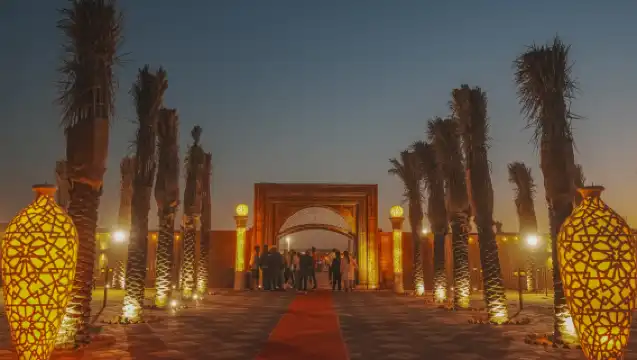 杜拜沙漠營地體驗·營地活動【沙漠衝沙 ＋ 滑沙 ＋ 貝都因營地 ＋ 燒烤自助晚餐】