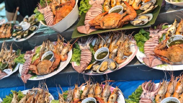 Chiang Mai 1-day tour: Tiger Kingdom + Elephant Poo Poo Paper Park + ziplining + shooting experience + Chang Klan Night Market