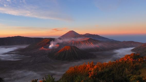 Tur Foto Gunung Bromo (perjalanan satu hari) [Pulang Pergi Minibus dari Surabaya + Fotografer + Jeep + tiket masuk]