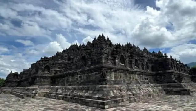 日惹：2日遊（寺廟+探險+飯店接送）