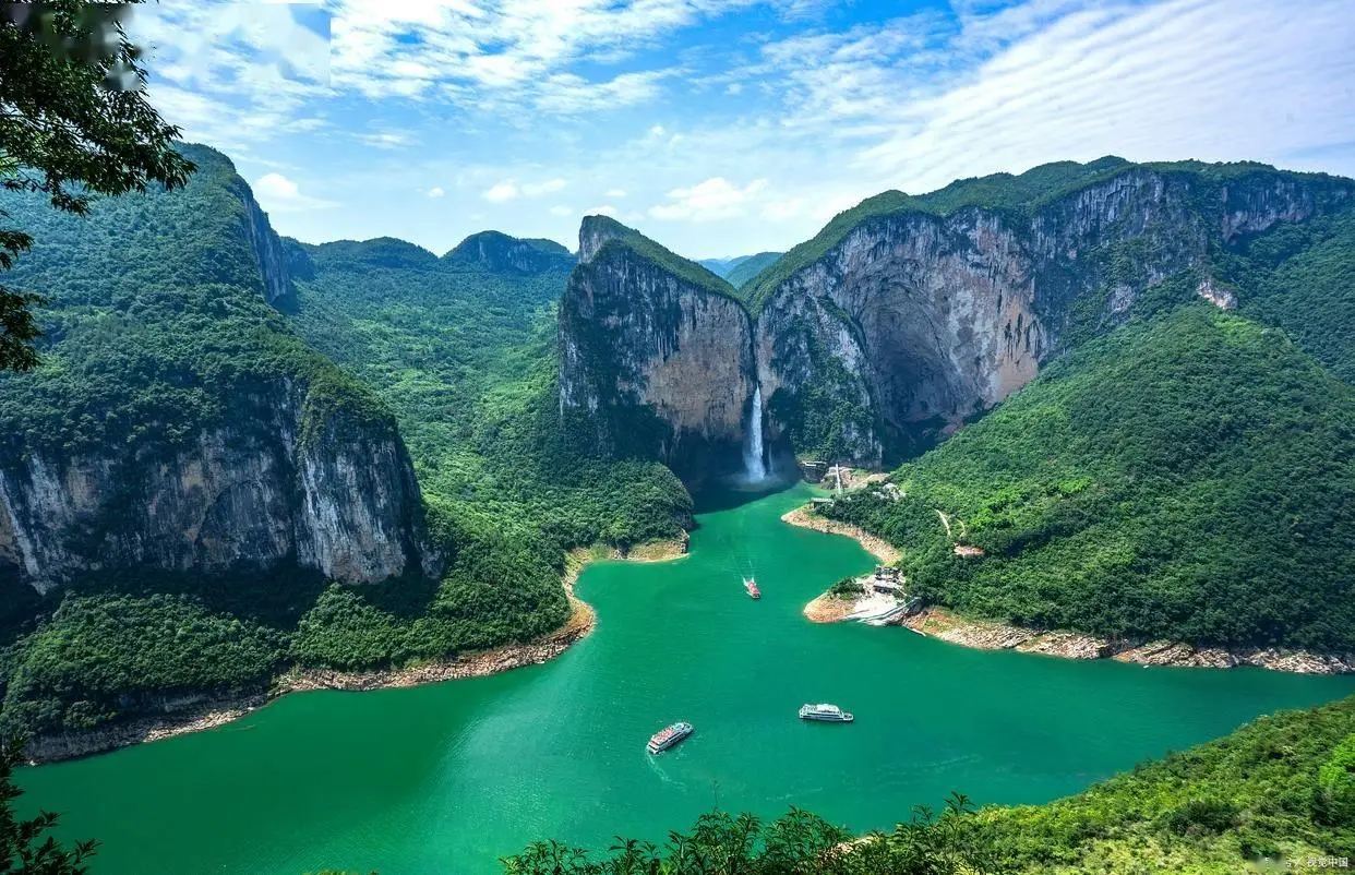 Chongqing Wulong tour di un giorno puro·Meraviglie del Tiankeng e delle fessure terrestri+Montagna delle Fate+Galleria del Fiume Wu+guida bilingue cinese-inglese