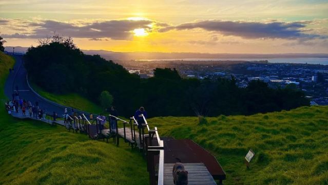 Pulau Utara New Zealand | Gunung Eden + Muzium Peringatan Perang Auckland + Menara Sky | Lawatan Sehari Sewaan Peribadi
