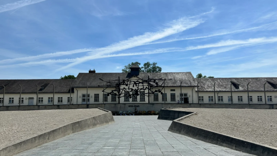 Pulang pergi Munich|Tur Kamp Konsentrasi Dachau (Penjemputan di Titik Tertentu)|Tur gabungan dalam bahasa Inggris
