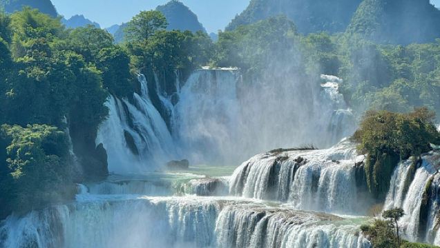 Nanning, Guangxi: Detian Transnational Waterfall Scenic Spot | Multilingual Guides (Including English) | Customizable Itinerary | Private Charter