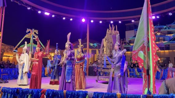 Inner Mongolia Meng Imperial Banquet grassland immersive dining show (signature hot pot cuisine + folk performance interactions + Mongolian cultural experience)